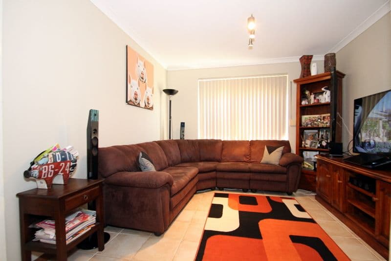 4 Graydon Grove, LEDA WA 6170, Leda - Thumbnail 2