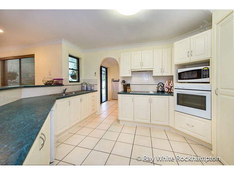46 Springfield Drive, NORMAN GARDENS QLD 4701, Norman Gardens - Thumbnail 4