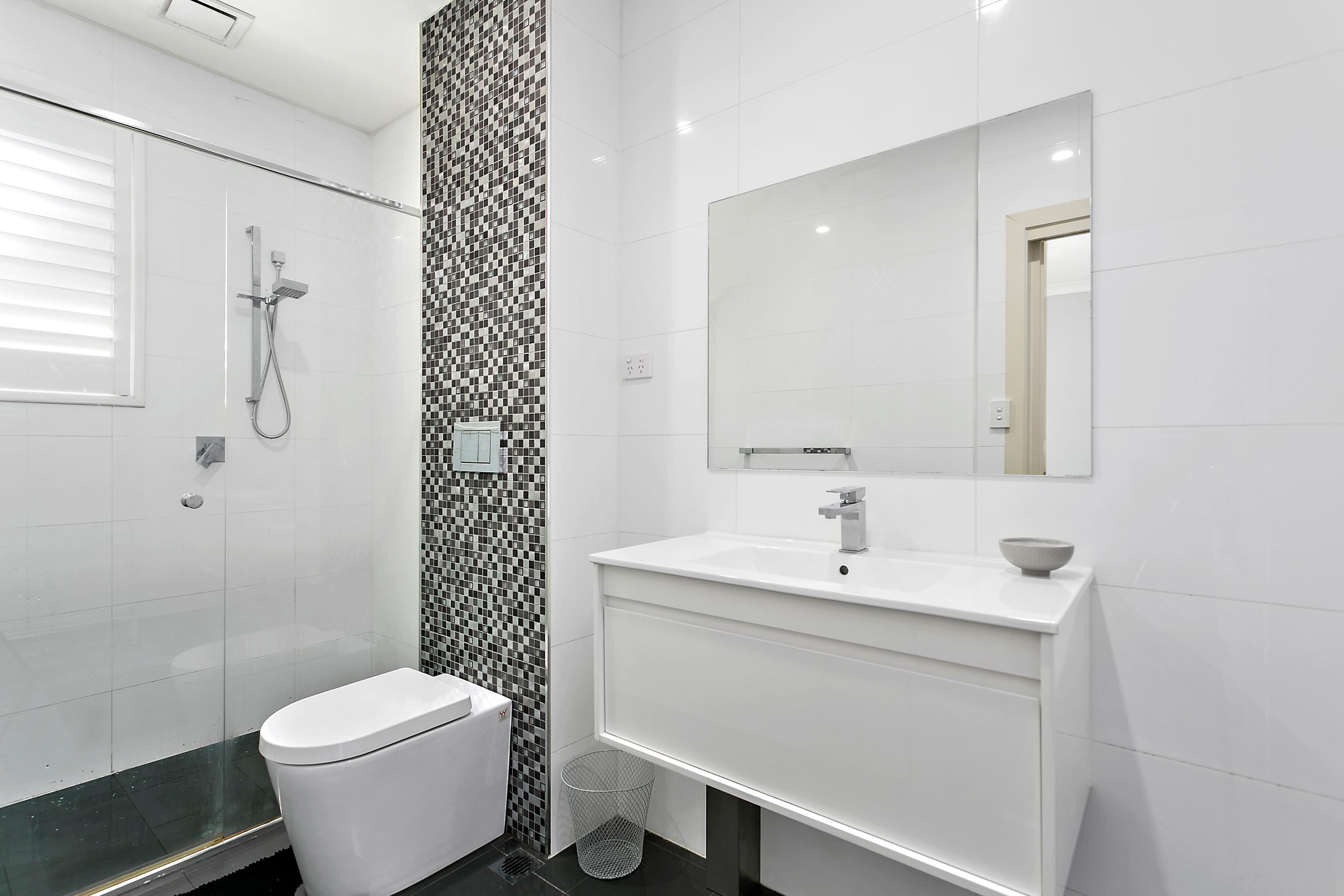 33 Graham Road, Narwee NSW 2209, Narwee - Thumbnail 2