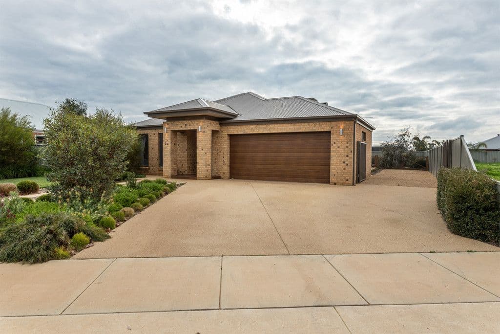 33 Sunningdale Boulevard, Tatura VIC 3616, Tatura - Thumbnail 2