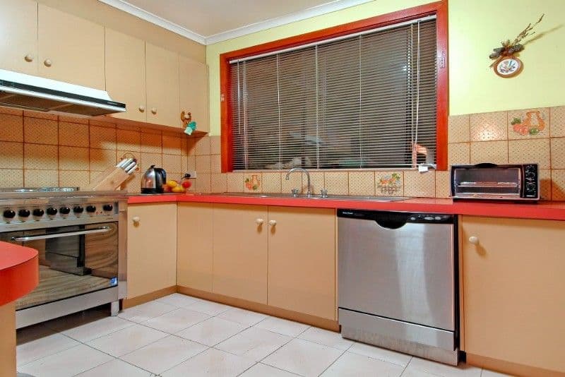 28 Hibiscus Avenue, BUNDOORA VIC 3083, Bundoora - Thumbnail 2