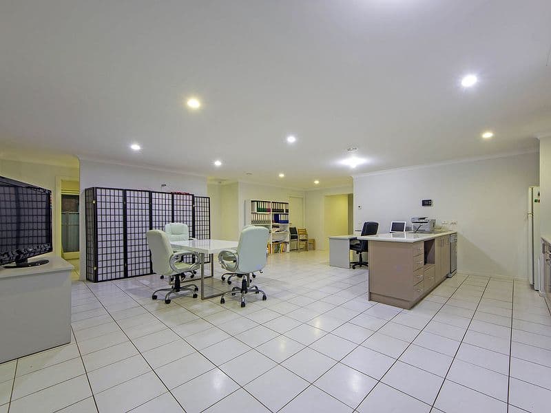 29 Higgins Way, TRUGANINA VIC 3029, Truganina - Thumbnail 2
