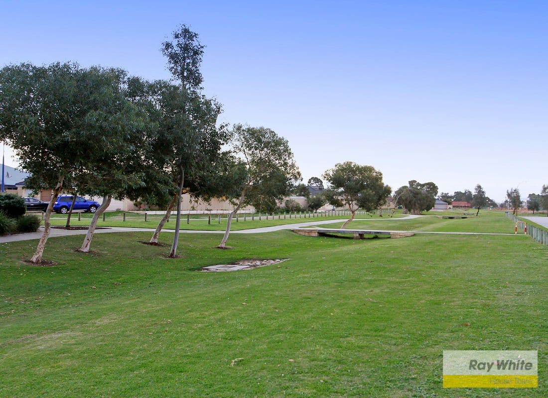 26 Bracadale Way, CANNING VALE WA 6155, Canning Vale - Thumbnail 4