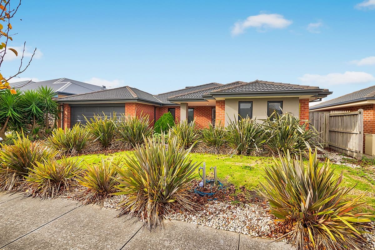 14 Charlbury Crescent, Cranbourne North VIC 3977, Cranbourne North - Thumbnail 3
