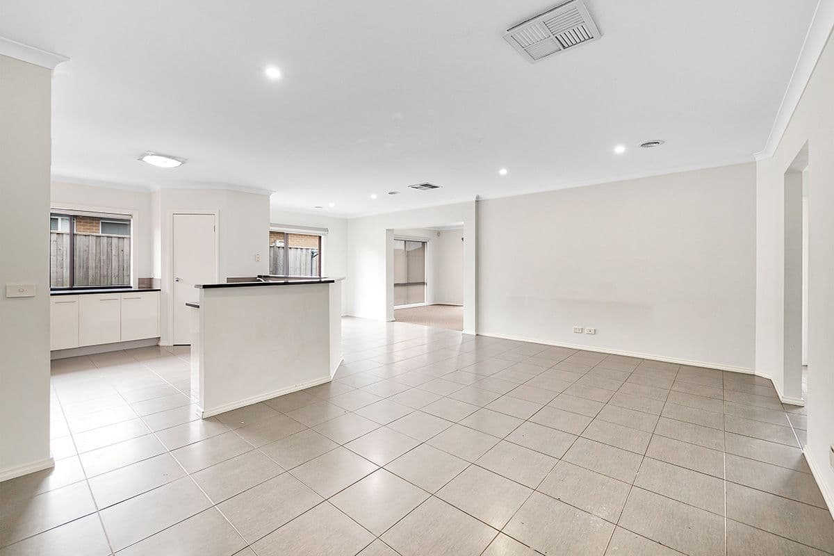 14 Charlbury Crescent, Cranbourne North VIC 3977, Cranbourne North - Thumbnail 6