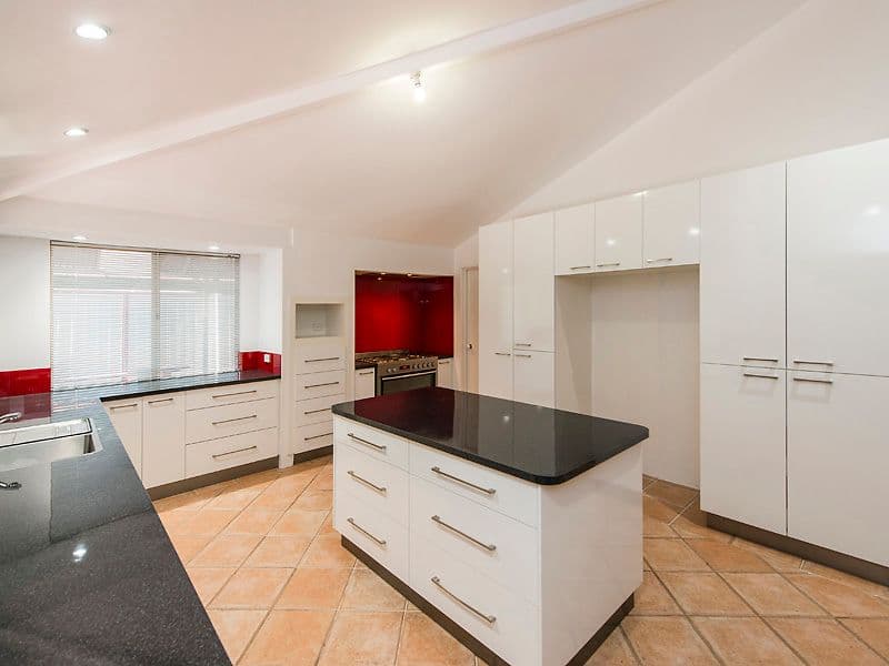 29 Redheart Drive, Thornlie WA 6108, Thornlie - Thumbnail 2