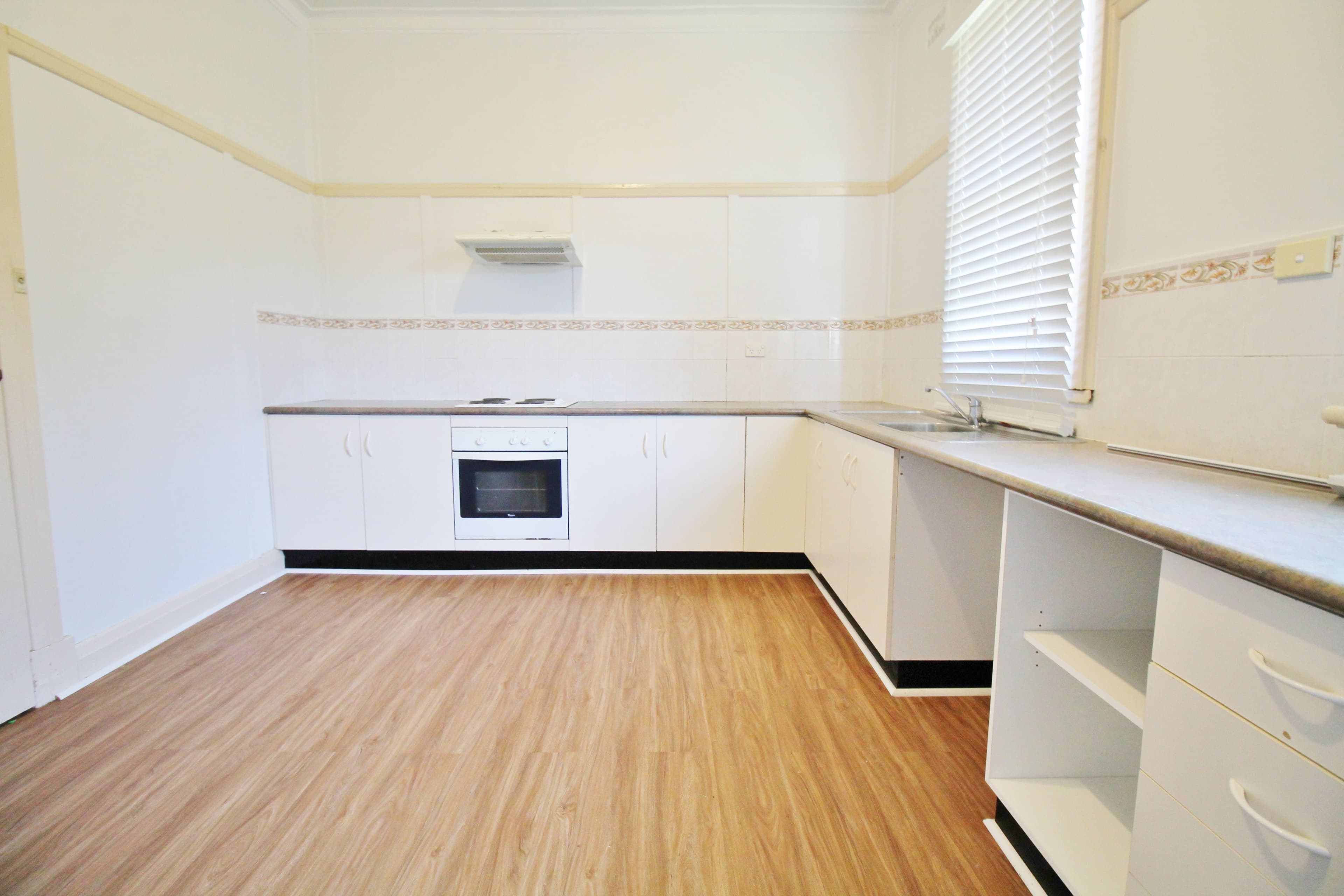 29 Yass Street, Young NSW 2594, Young - Thumbnail 3