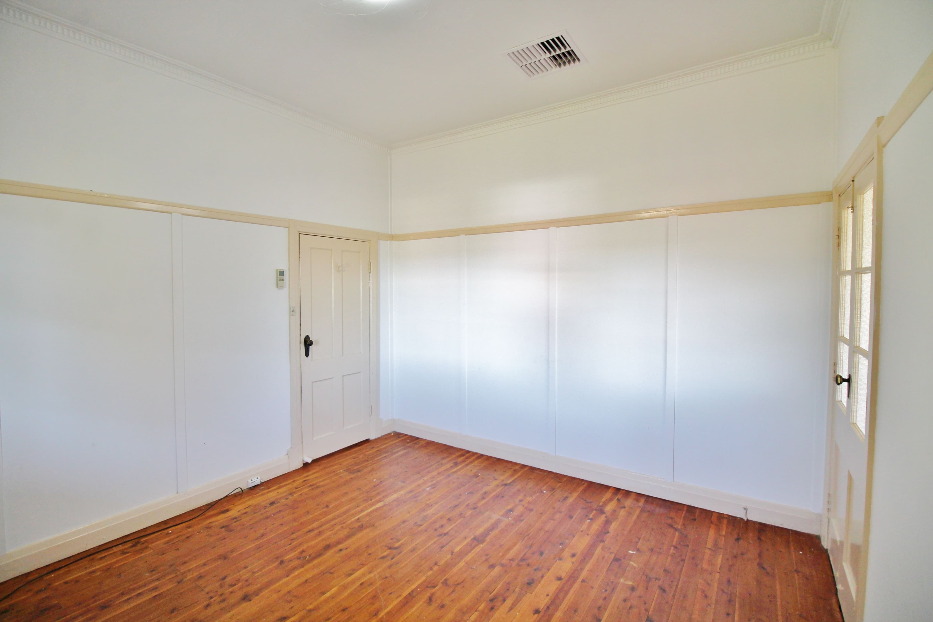 29 Yass Street, Young NSW 2594, Young - Thumbnail 5