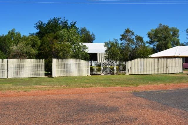 28 Daisy Street, Blackall QLD 4472, Blackall - Image 1