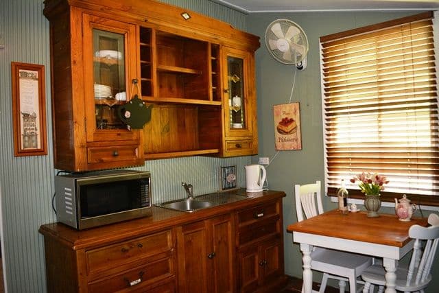 28 Daisy Street, Blackall QLD 4472, Blackall - Thumbnail 2