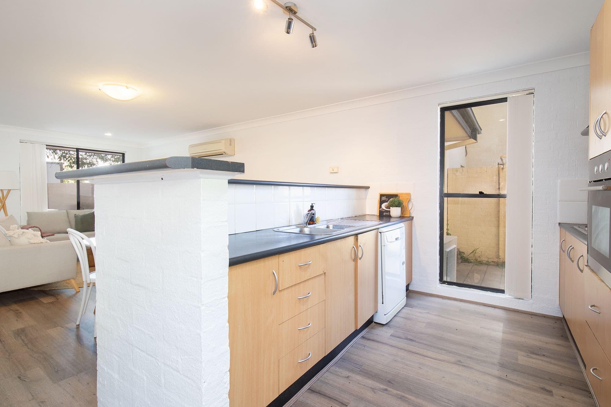 13 Chatham Road, Hamilton North NSW 2292, Hamilton North - Thumbnail 4