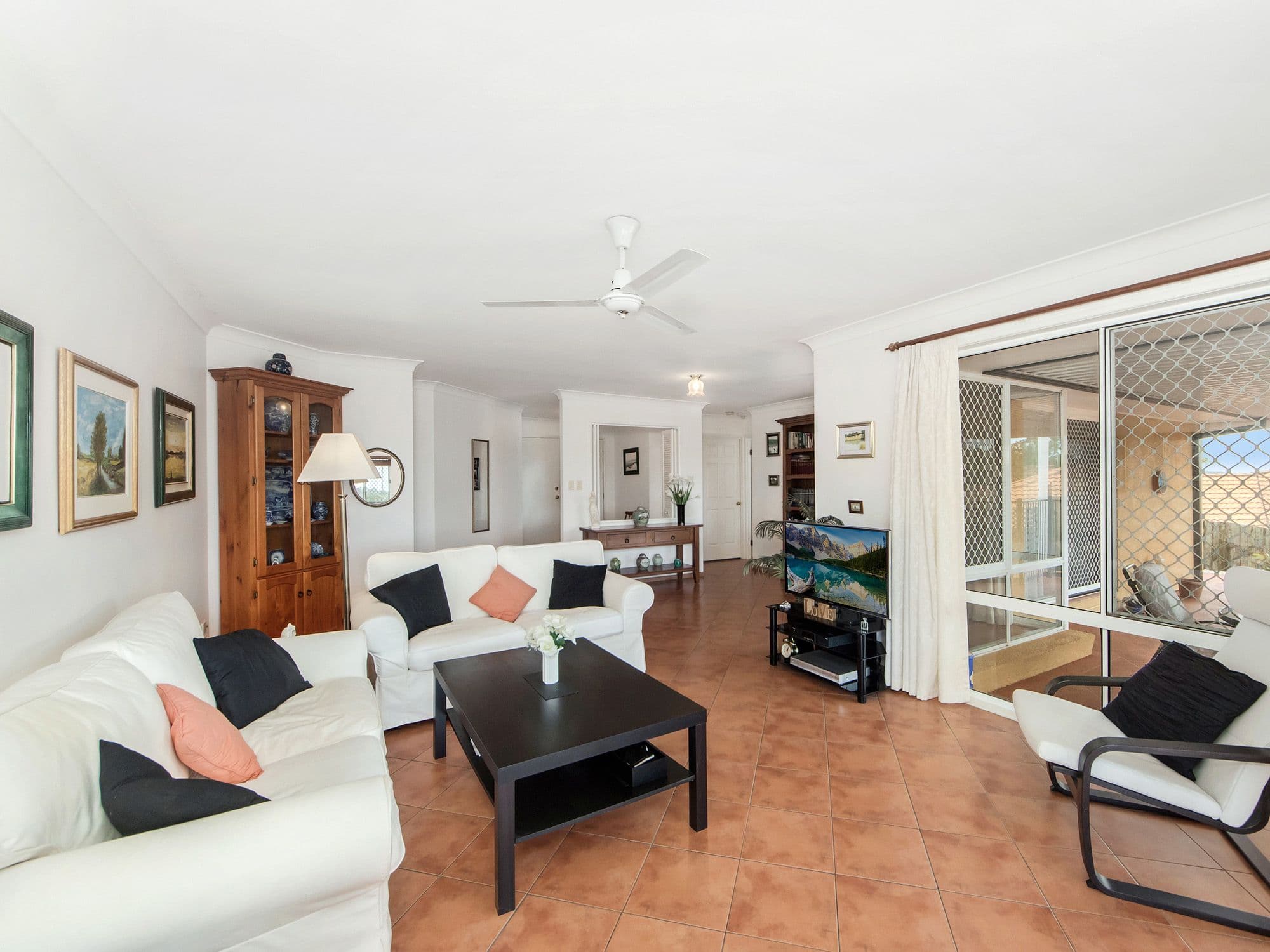 49 Oregon Way, Oxenford QLD 4210, Oxenford - Thumbnail 3