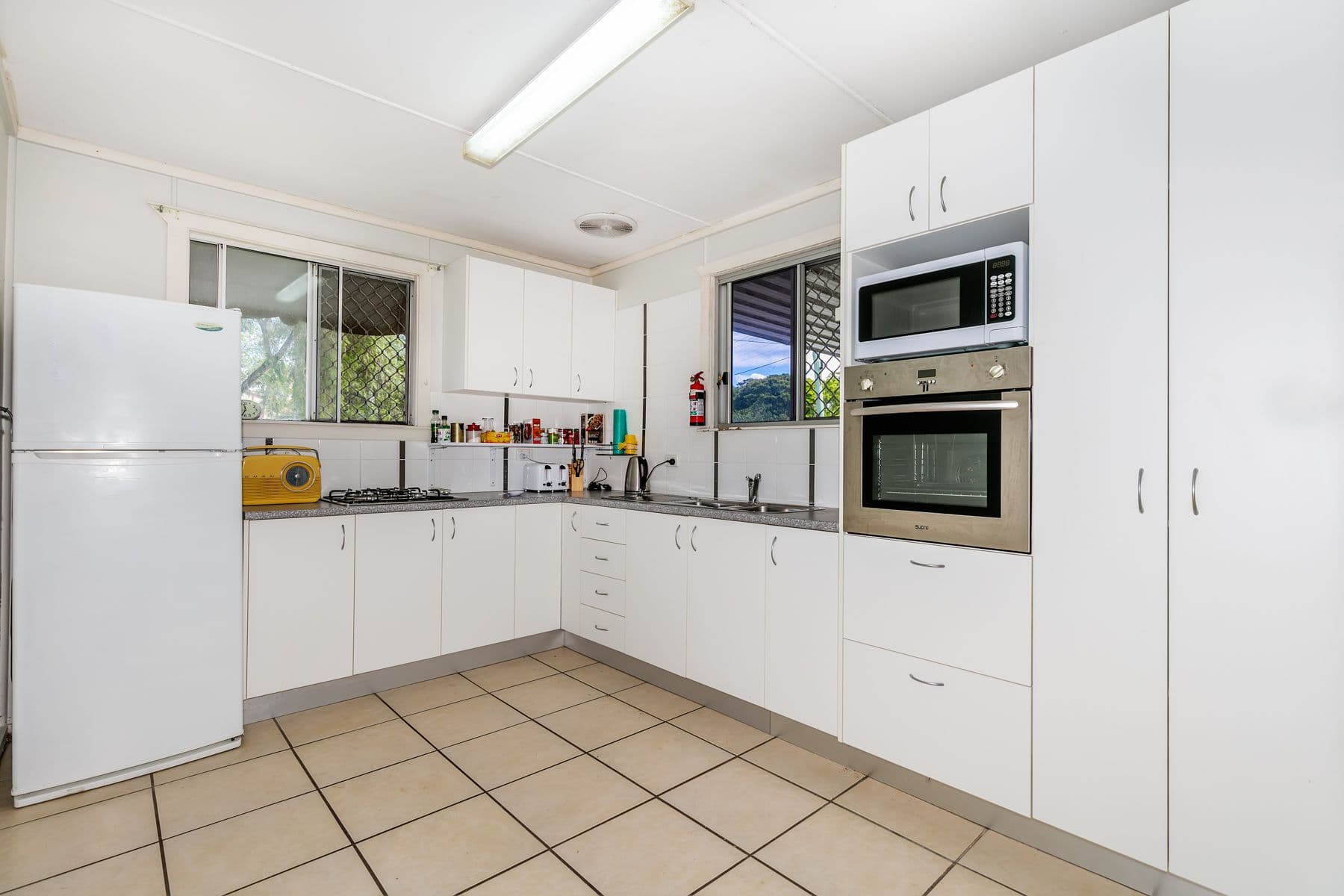 13 Laurel Street, Woodridge QLD 4114, Woodridge - Thumbnail 2