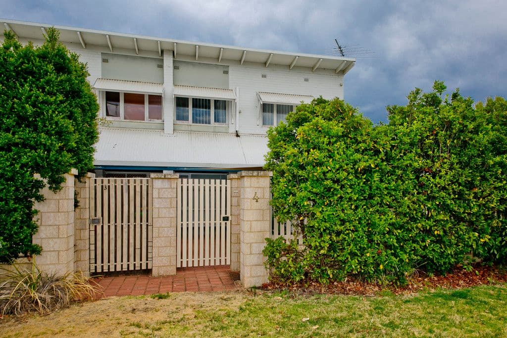 3 Derrington Crescent, Balga WA 6061, Balga - Thumbnail 3