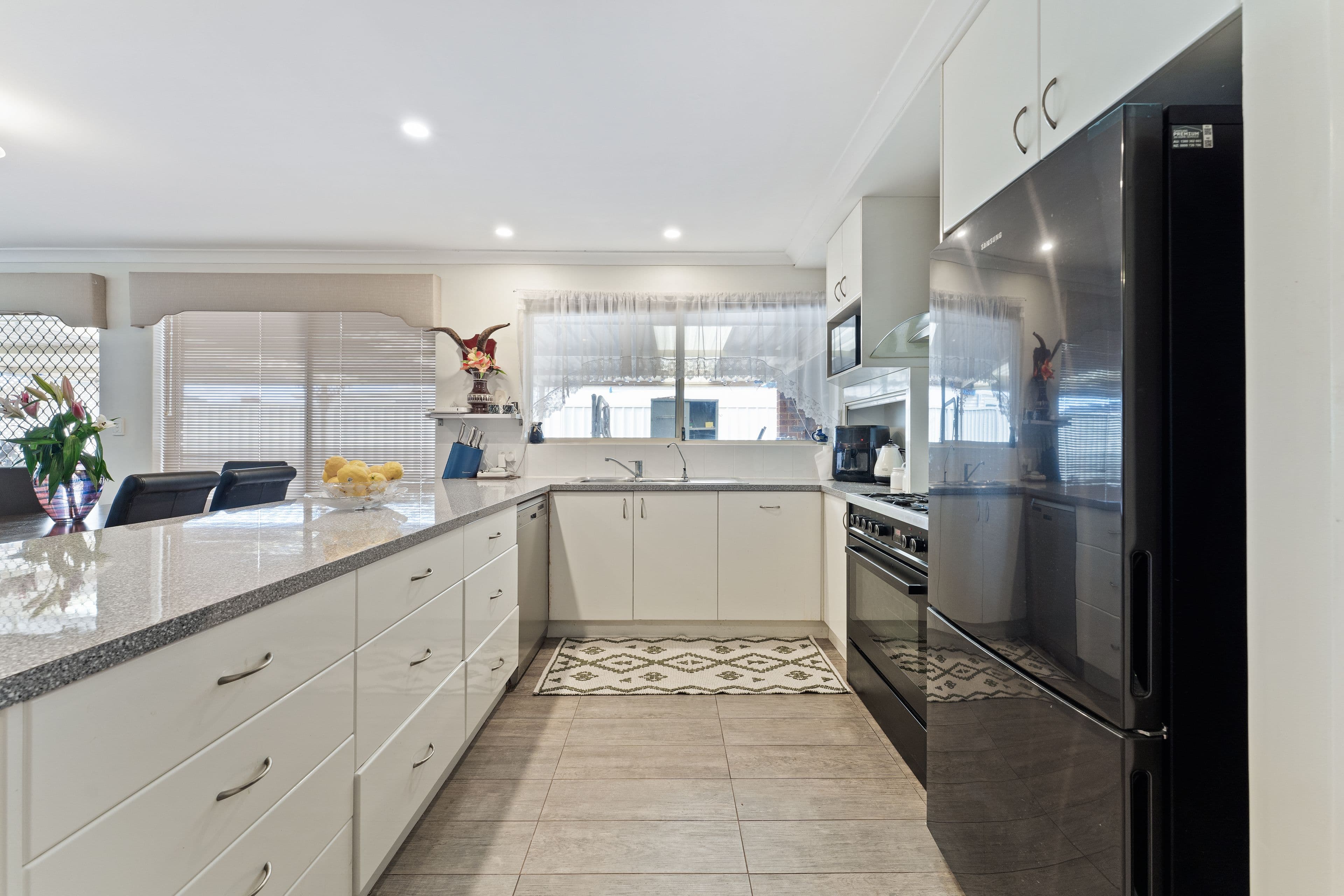 3 Woodlark Close, Waikiki WA 6169, Waikiki - Thumbnail 2