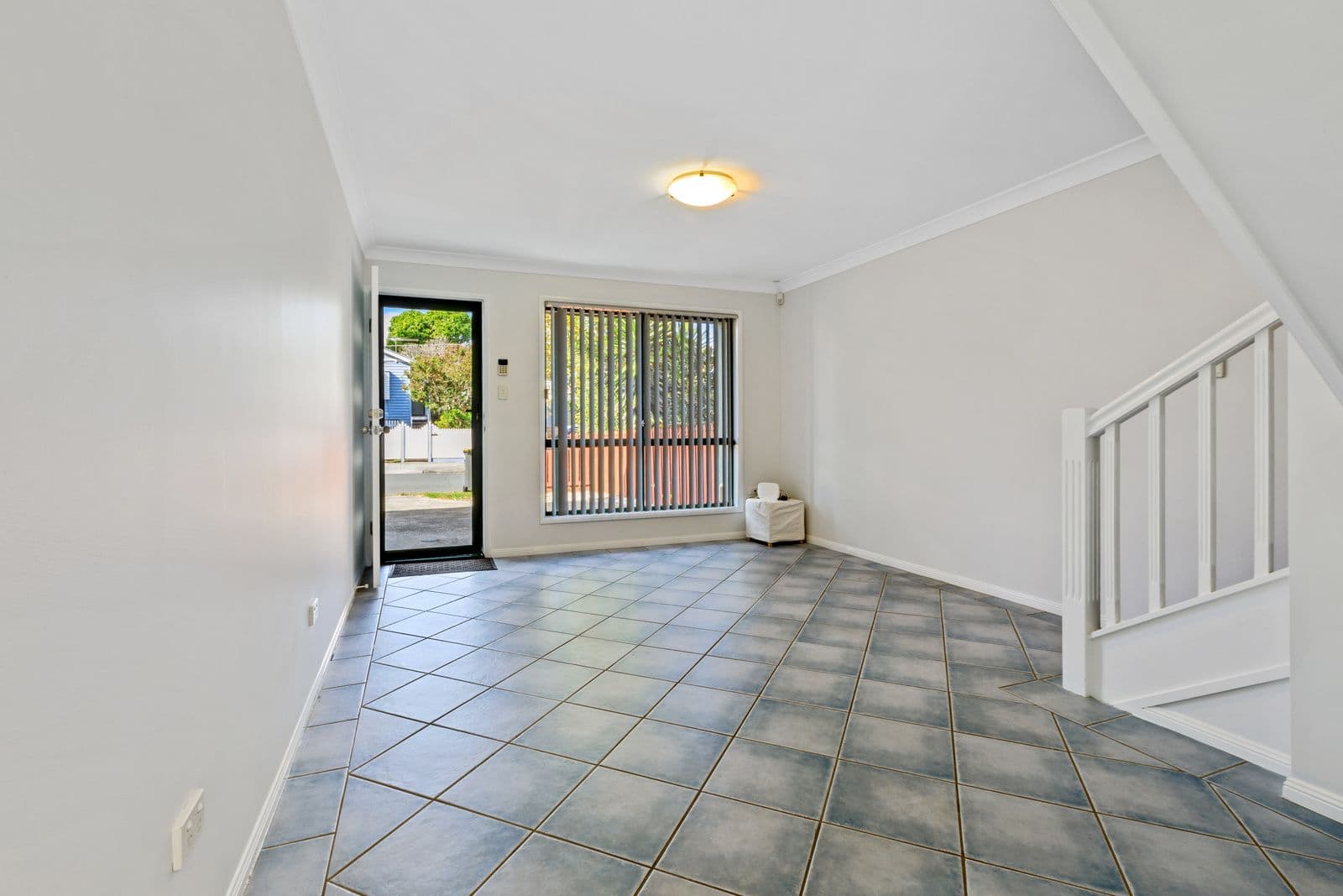 33 Gladys Street, Greenslopes QLD 4120, Greenslopes - Thumbnail 3