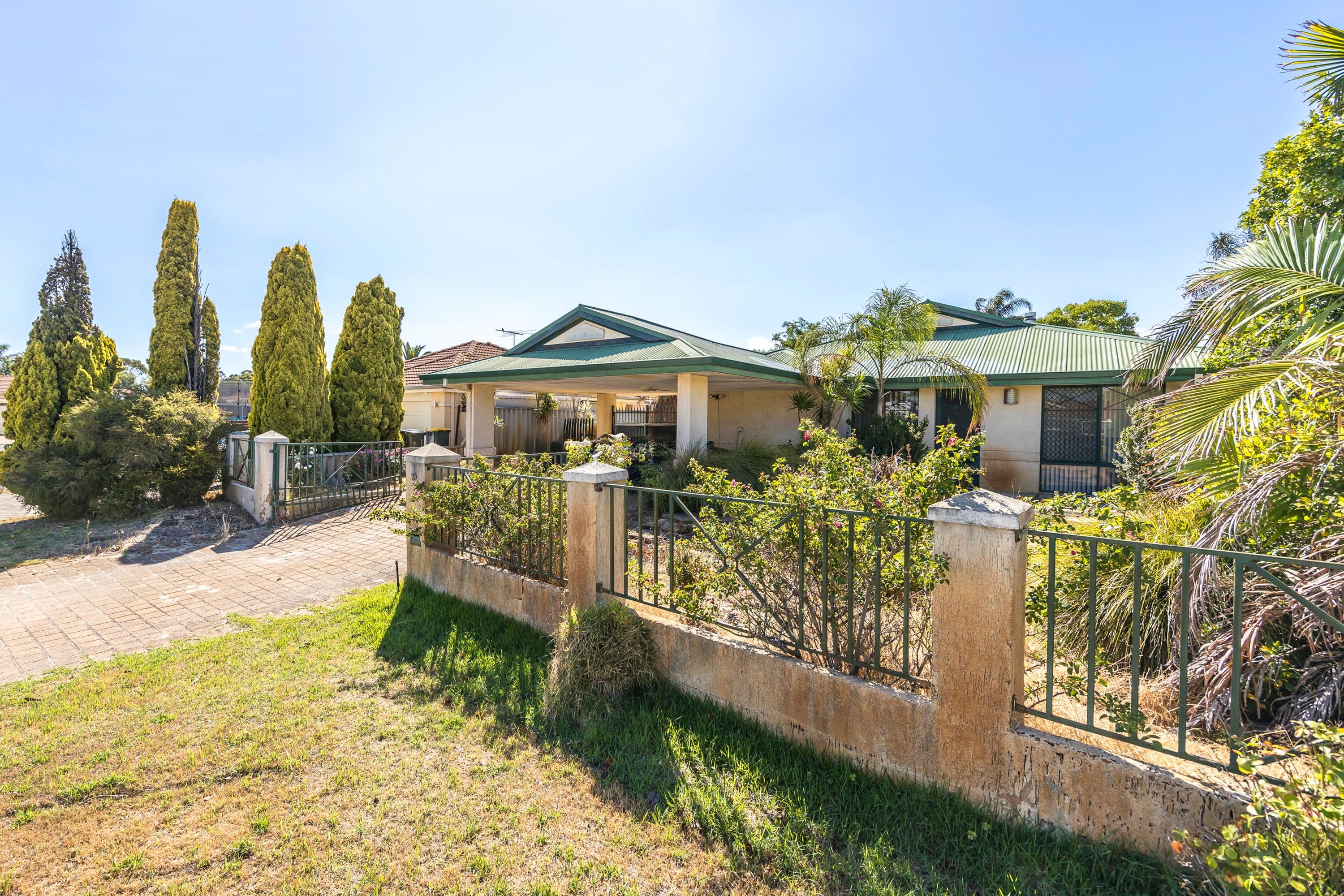20 Stradbroke Place, Ballajura WA 6066, Ballajura - Image 1