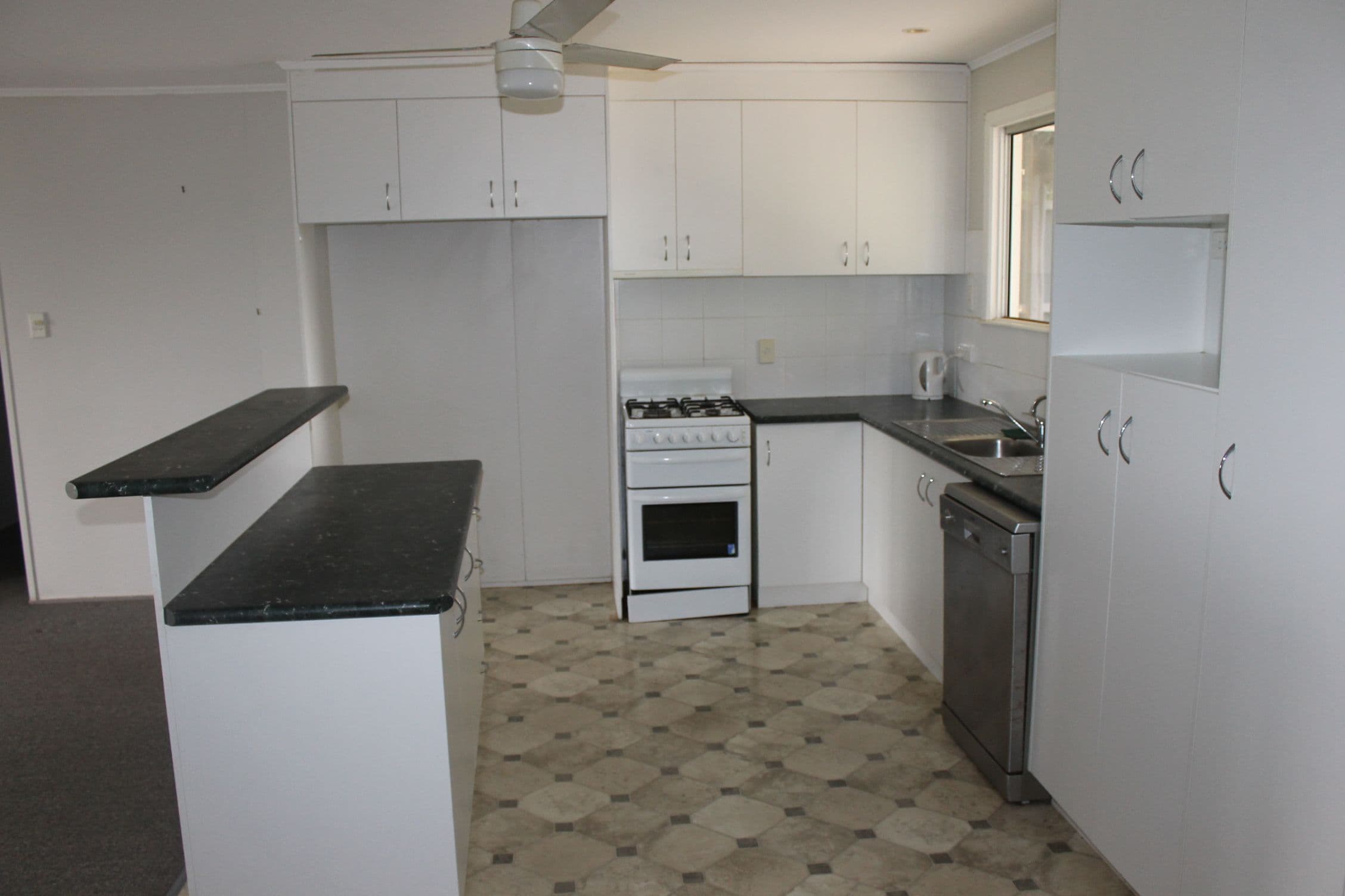 17 Brimblecombe Street, Dalby QLD 4405, Dalby - Thumbnail 3