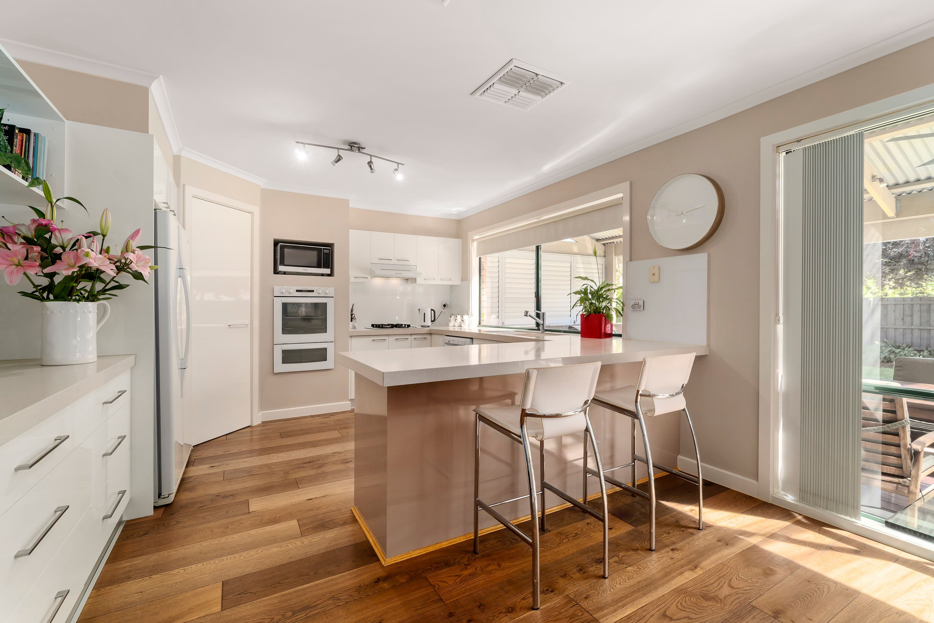 2 Ravenscourt Close, Rowville VIC 3178, Rowville - Thumbnail 2