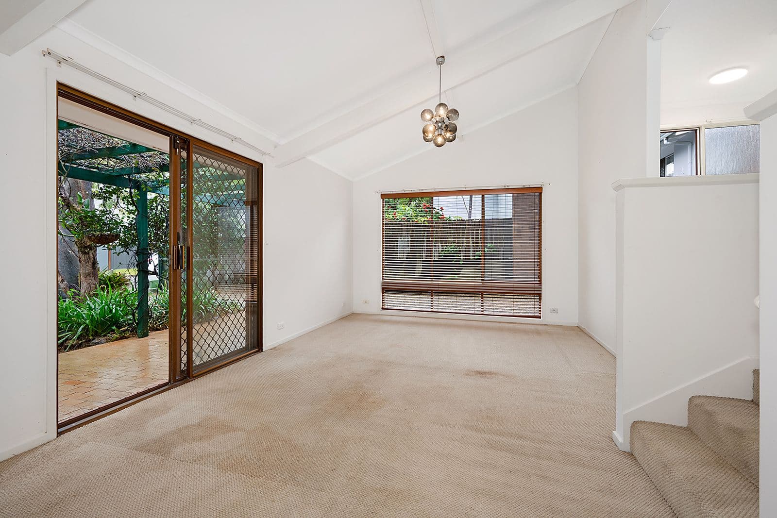 4 Bejimba Street, Kenmore QLD 4069, Kenmore - Thumbnail 3