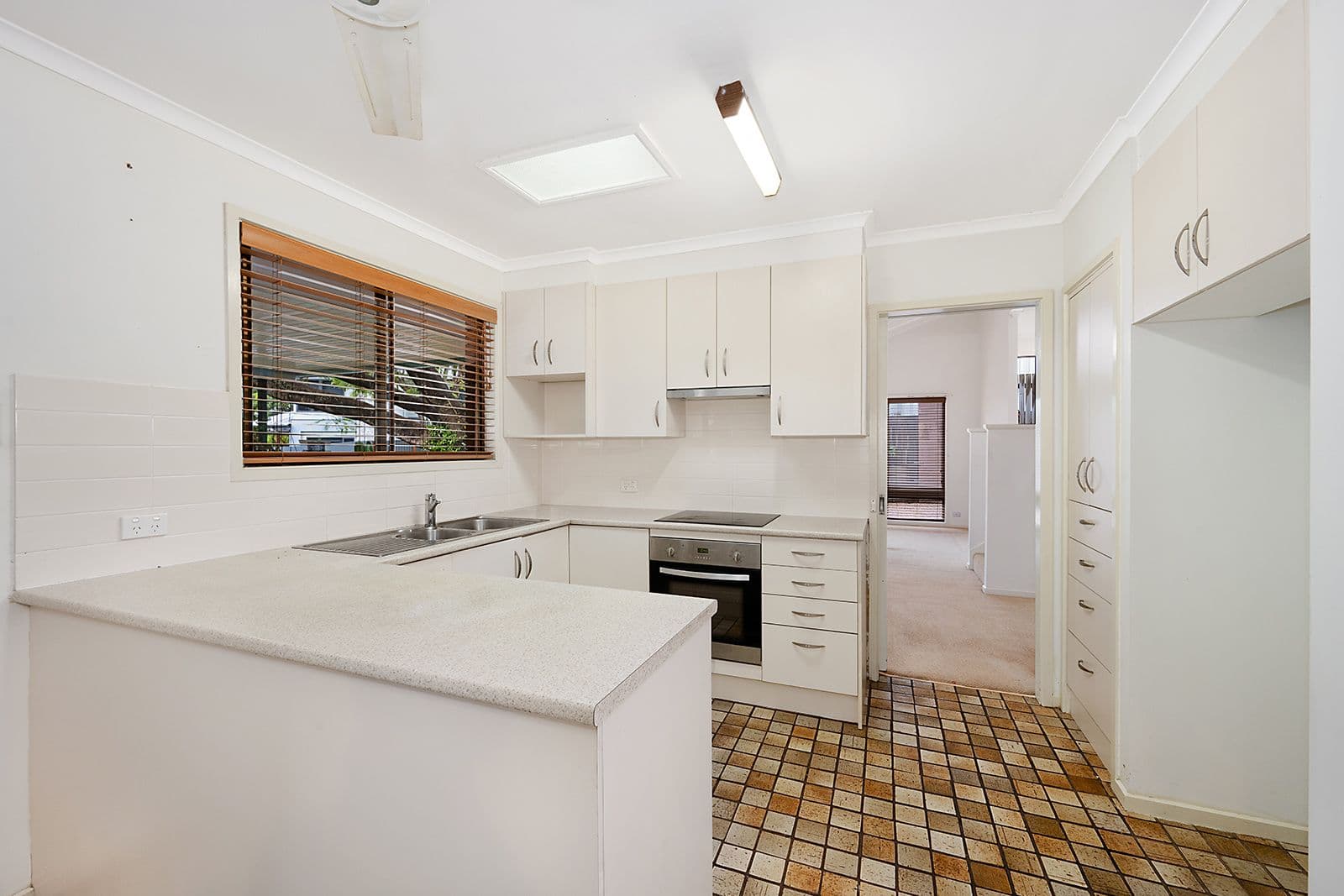 4 Bejimba Street, Kenmore QLD 4069, Kenmore - Thumbnail 8