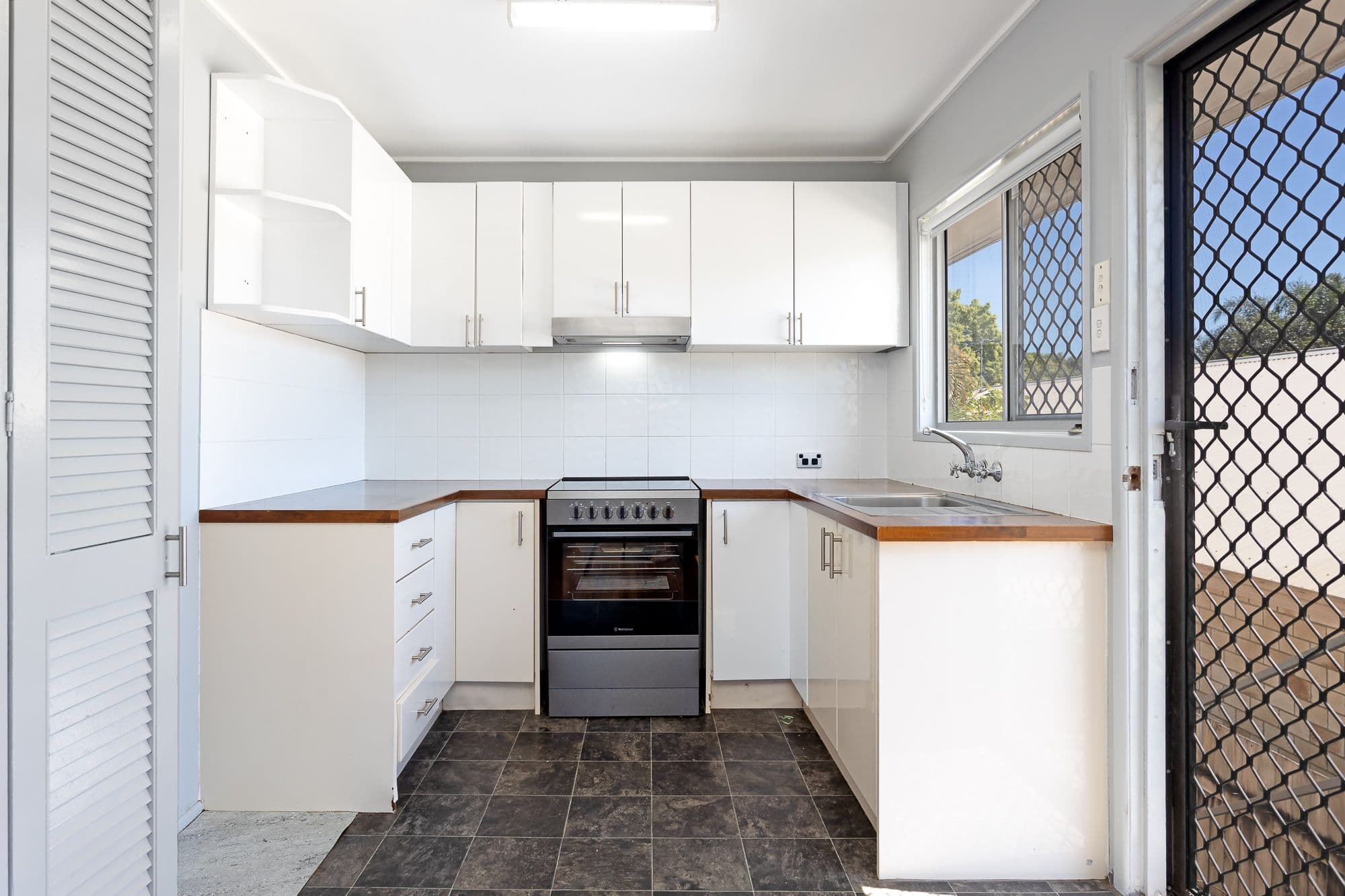9 O'Connell Street, Redcliffe QLD 4020, Redcliffe - Thumbnail 5