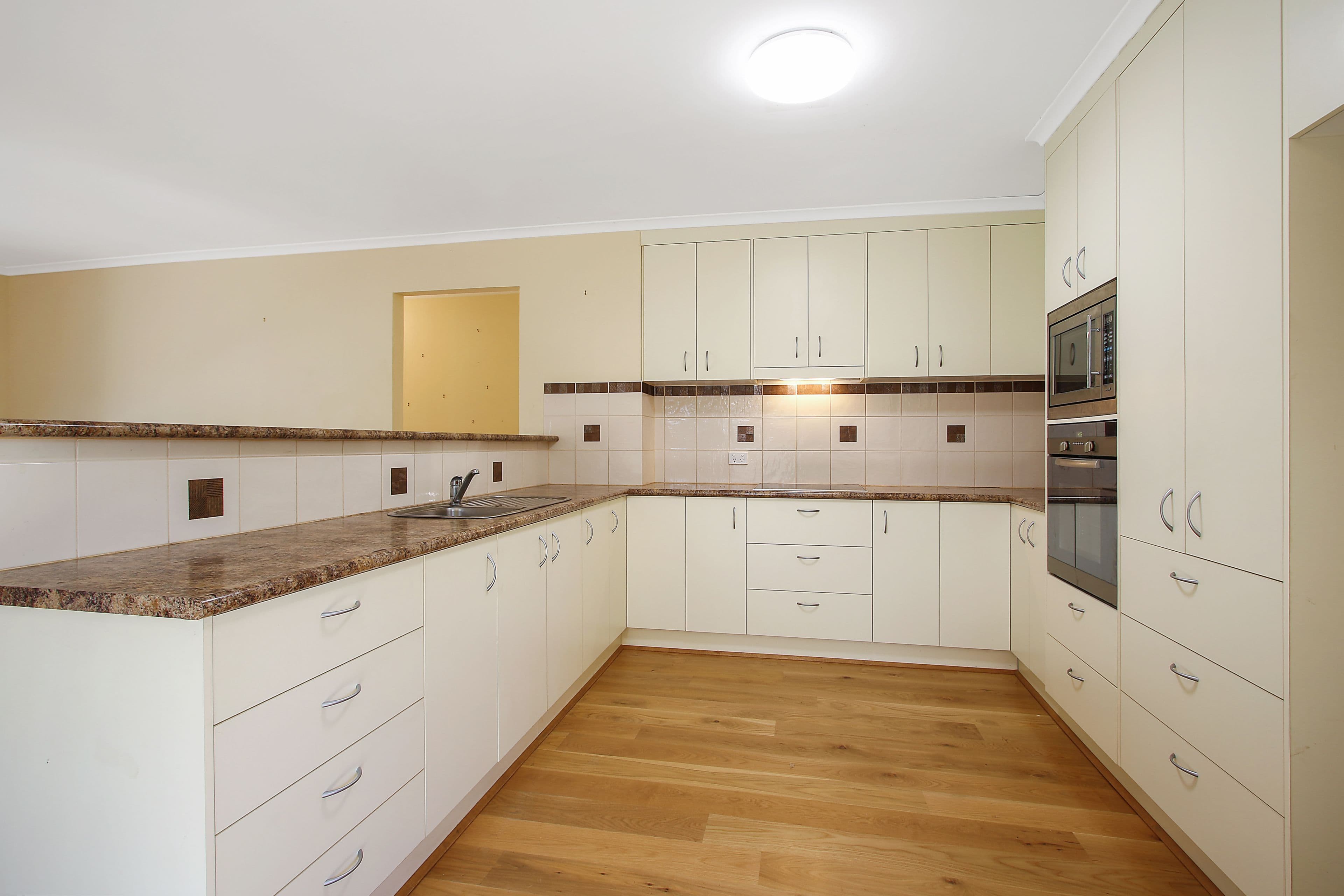 143 Larmer Street, Howlong - Thumbnail 3