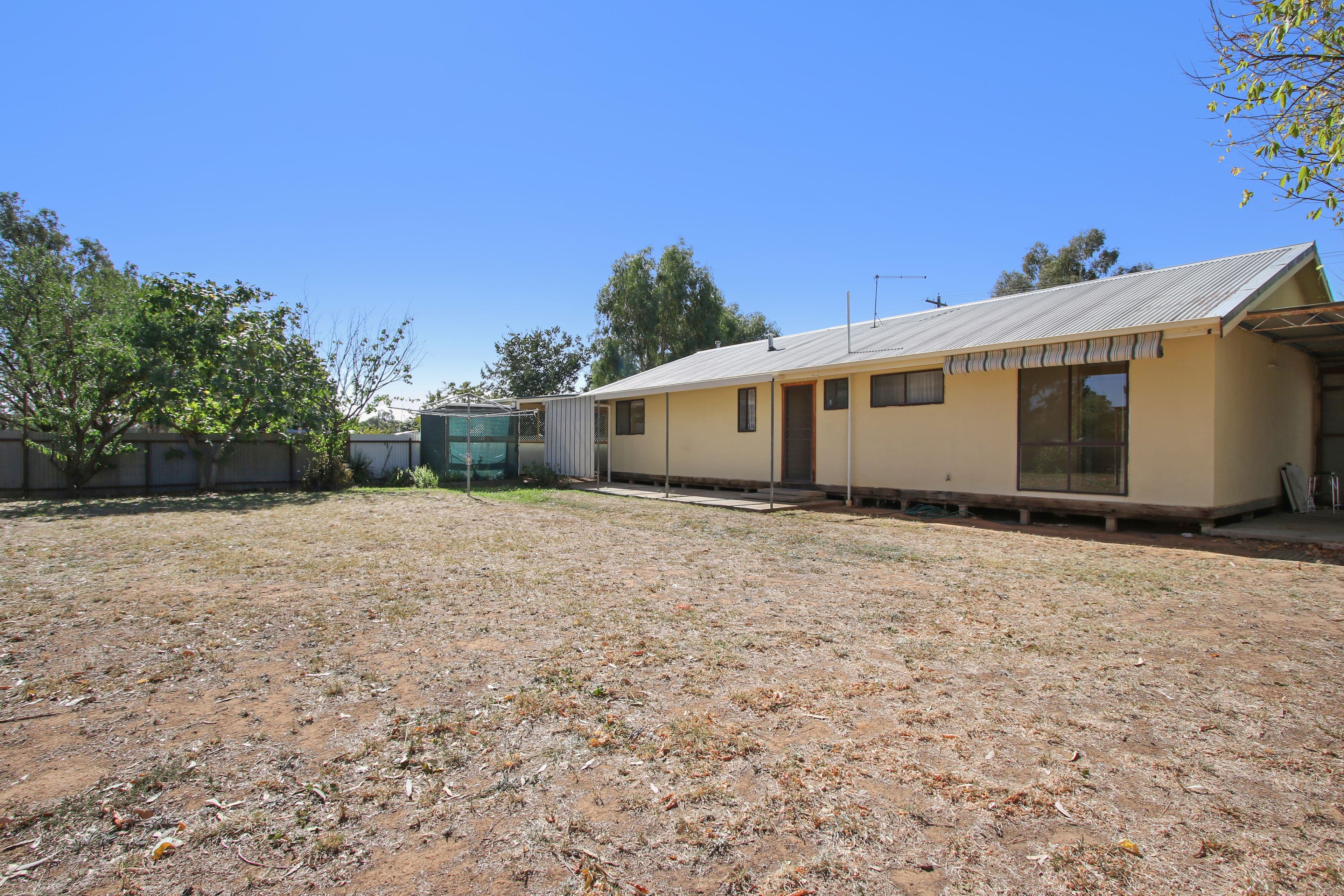 143 Larmer Street, Howlong - Thumbnail 8