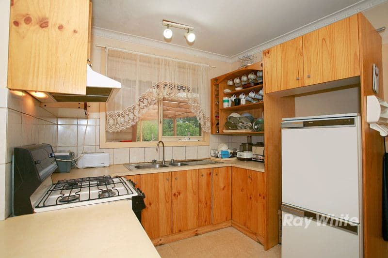 10 Ericksen Street, SPRINGVALE VIC 3171, Springvale - Thumbnail 2
