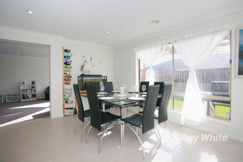 28 Yammerbook Way, CRANBOURNE VIC 3977, Cranbourne East - Thumbnail 4