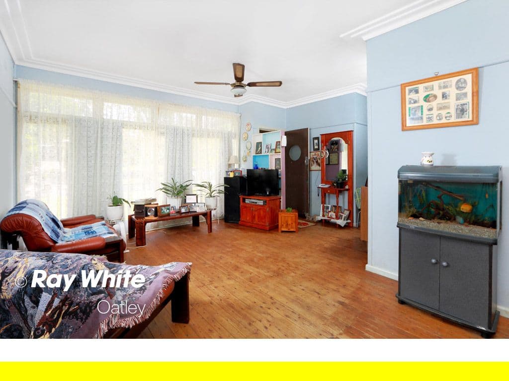 6 Coreen Avenue, Peakhurst NSW 2210, Peakhurst - Thumbnail 5