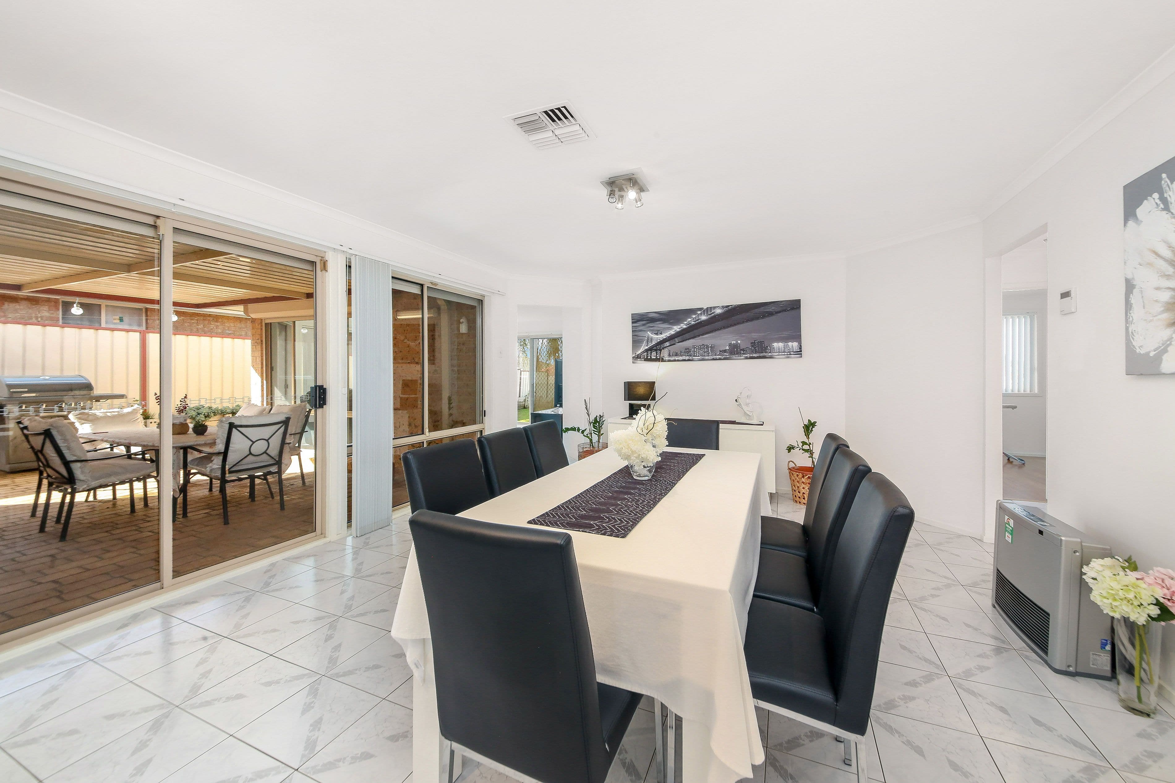 6 Tingha Close, Hinchinbrook NSW 2168, Hinchinbrook - Thumbnail 4