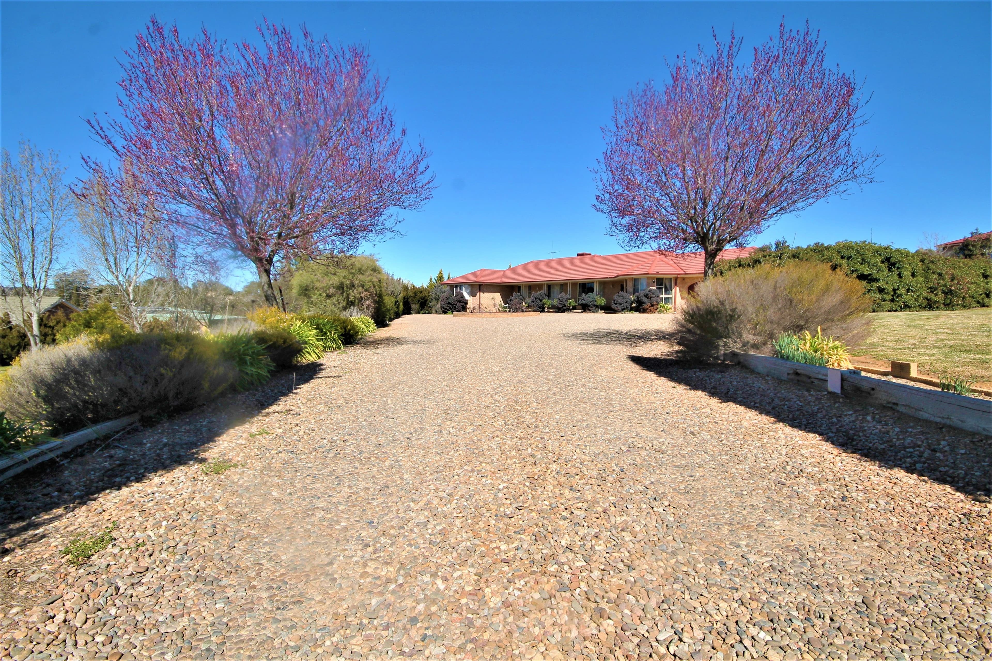 4 Forsythe Avenue, Young - Image 1