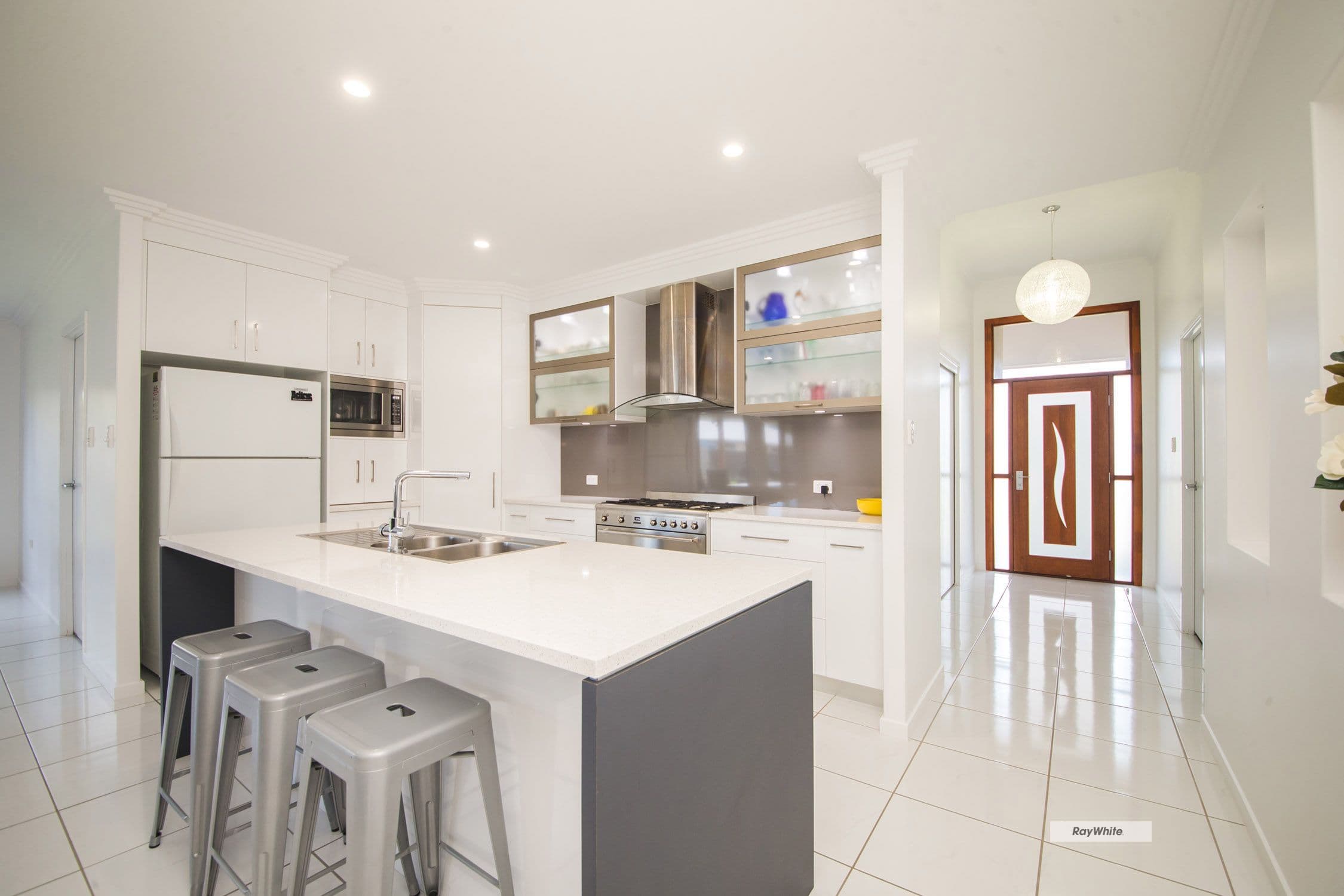 3 Waratah Court, Norman Gardens QLD 4701, Norman Gardens - Thumbnail 2