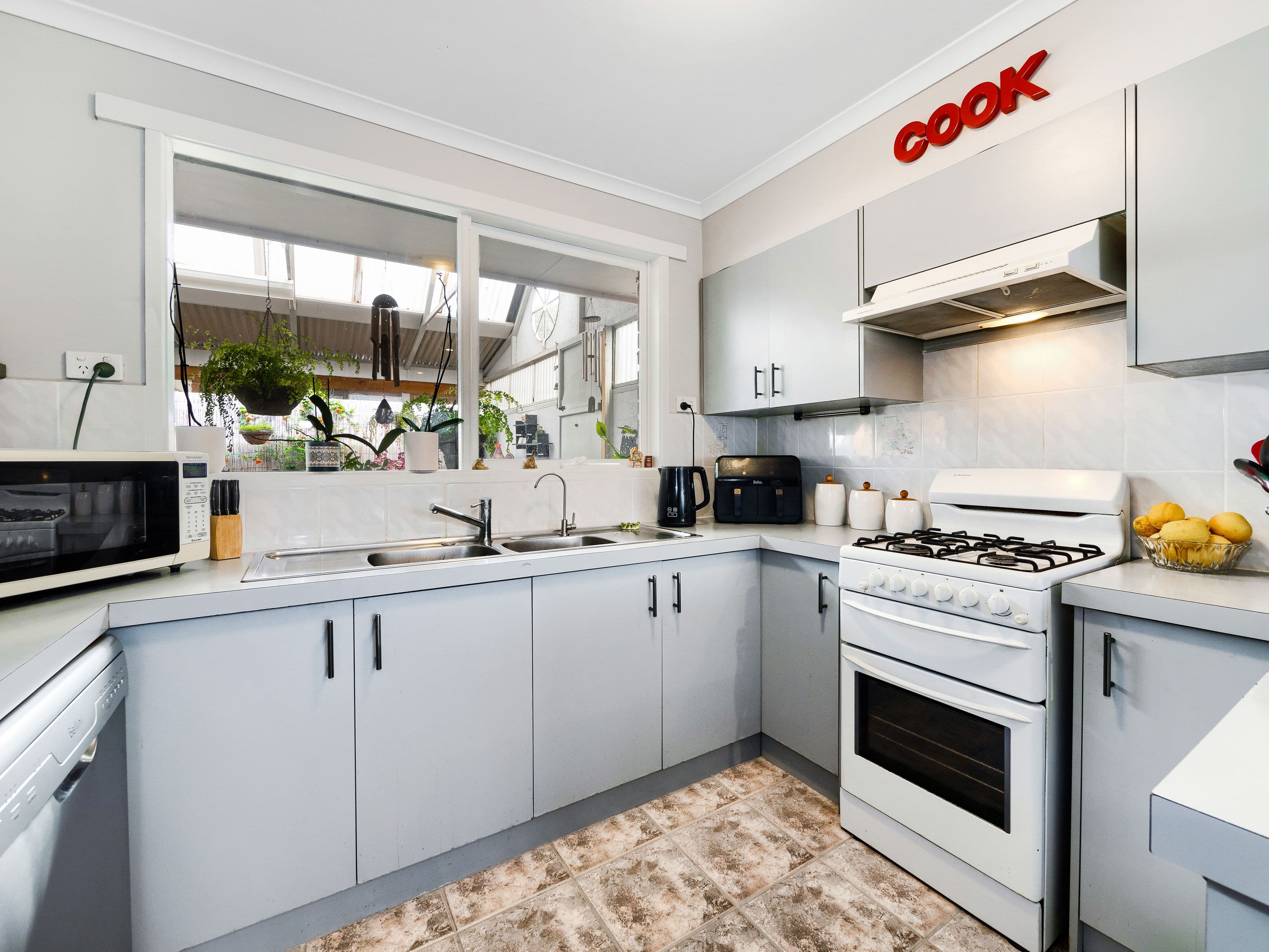 12 Todd Court, Cranbourne West VIC 3977, Cranbourne West - Thumbnail 6