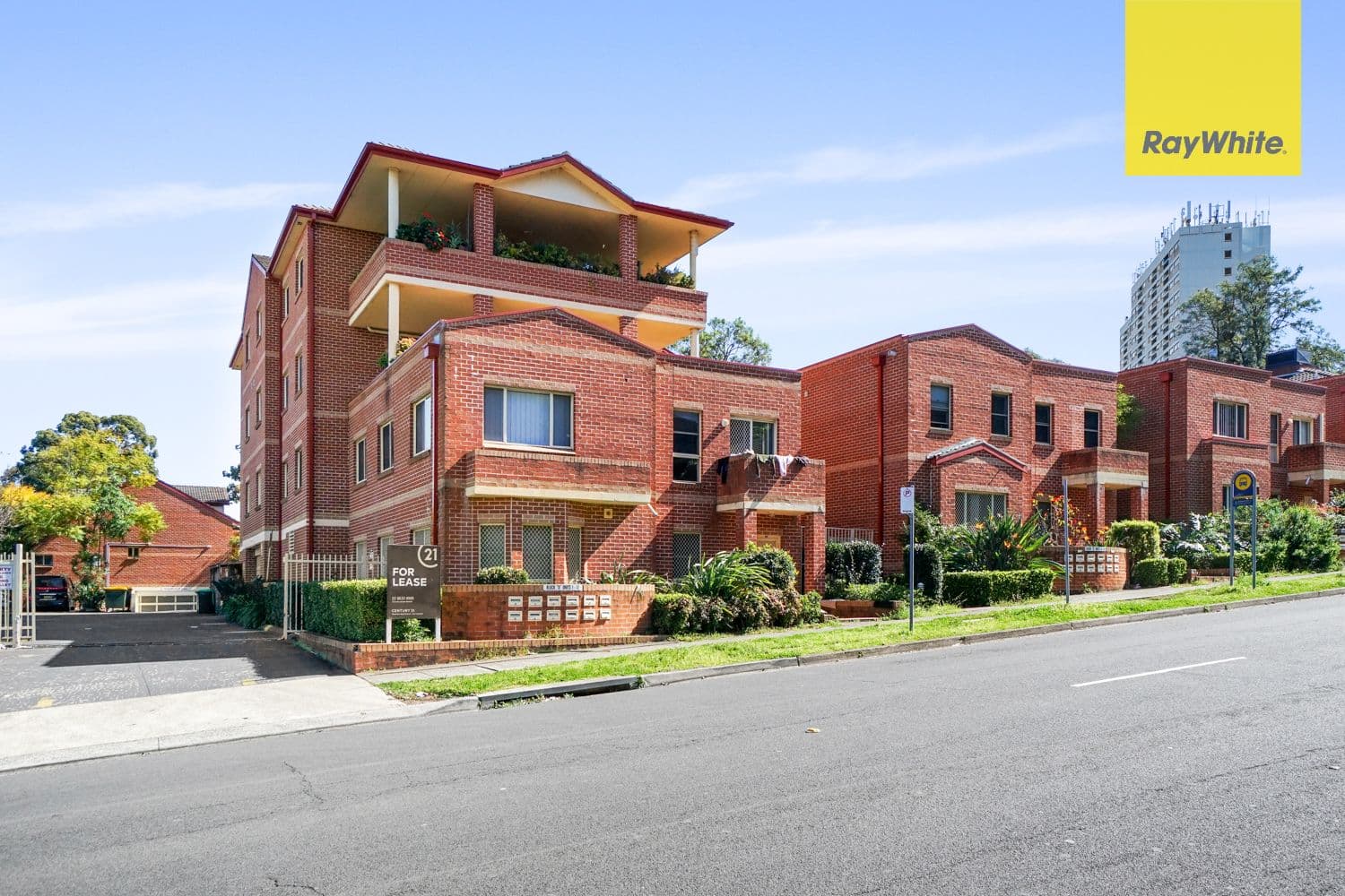 135 Clarendon Street, Cranbourne - Image 1