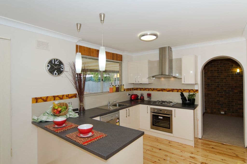 18 Haseldene Drive, CHRISTIE DOWNS SA 5164, Christie Downs - Image 1