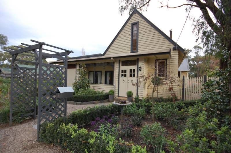 6 Monbulk Road, MOUNT EVELYN VIC 3796, Mount Evelyn - Image 1