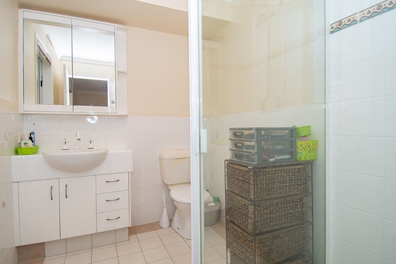 18 Leighanne Crescent, Arundel QLD 4214, Arundel - Thumbnail 7
