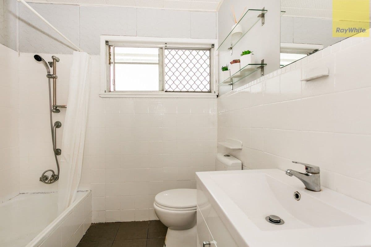 28 Lynngold Street, Woodridge QLD 4114, Woodridge - Thumbnail 5