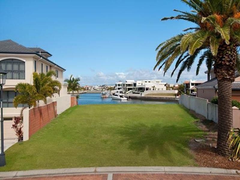 70 Royal Albert Crescent, SOVEREIGN ISLANDS QLD 4216, Sovereign Islands - Thumbnail 2