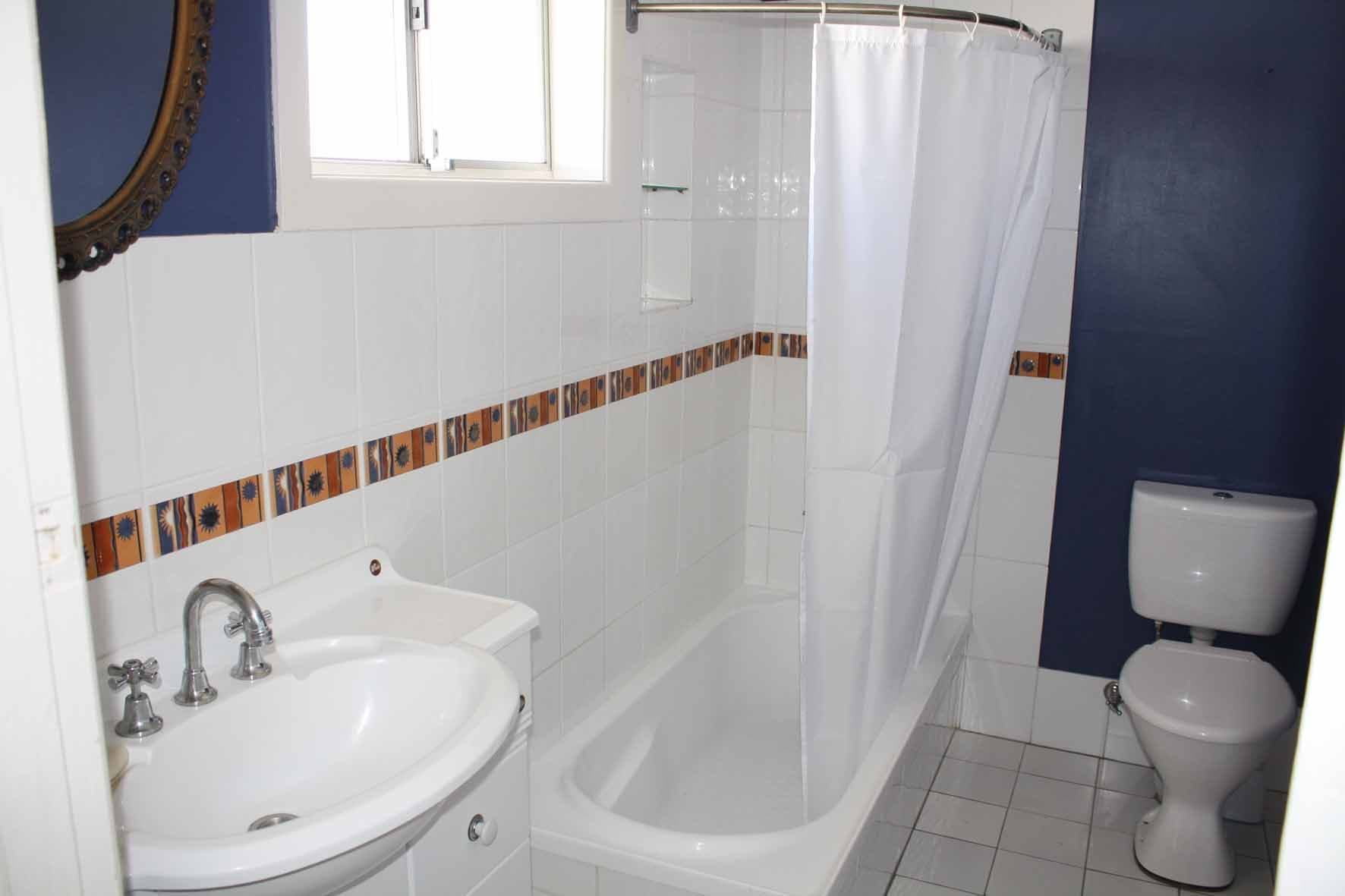 204 Meade Street, GLEN INNES NSW 2370, Glen Innes - Thumbnail 2