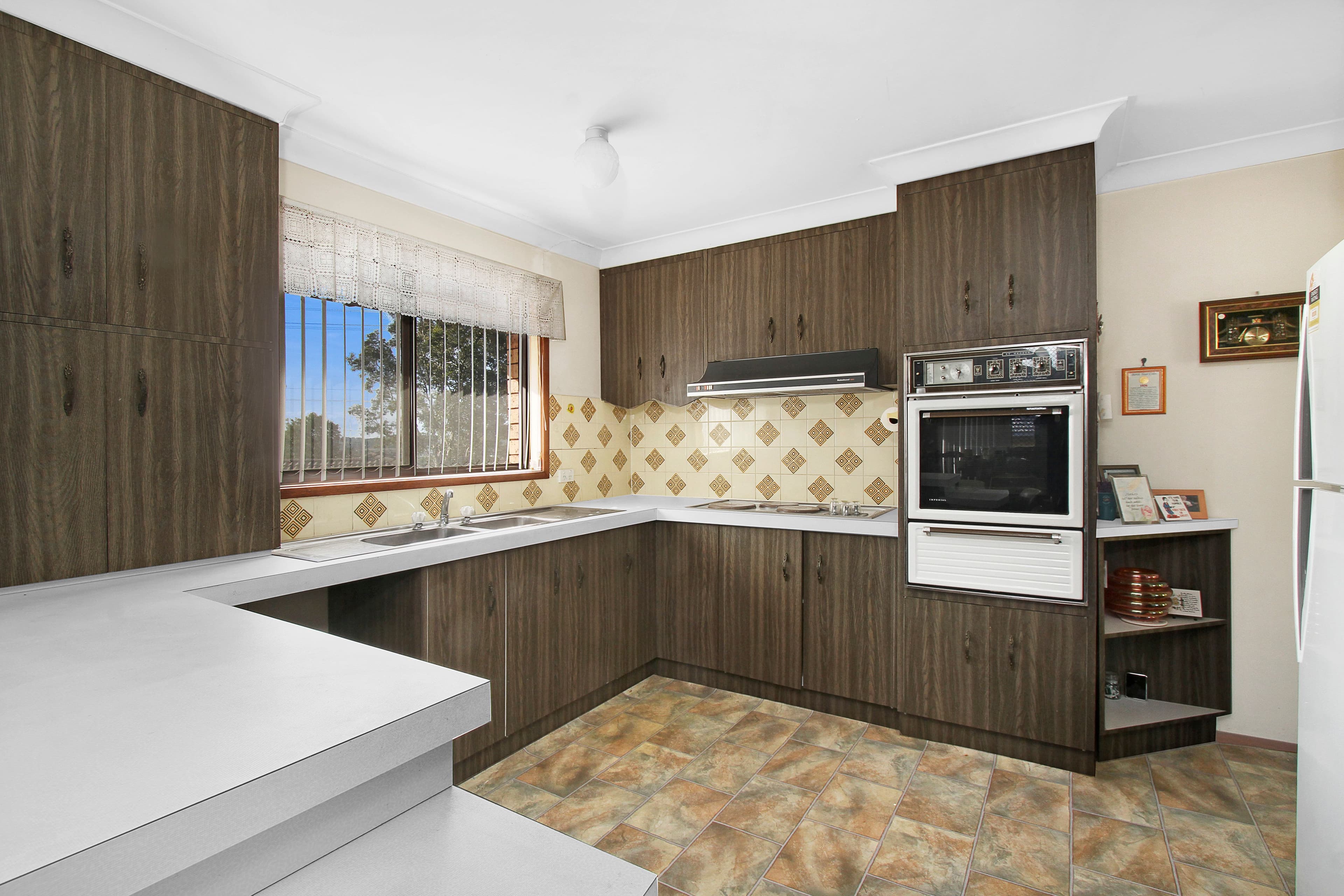6 Nesbitt Place, Prairiewood - Thumbnail 3