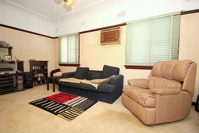 31 Avoca Street, YAGOONA NSW 2199, Yagoona - Thumbnail 2