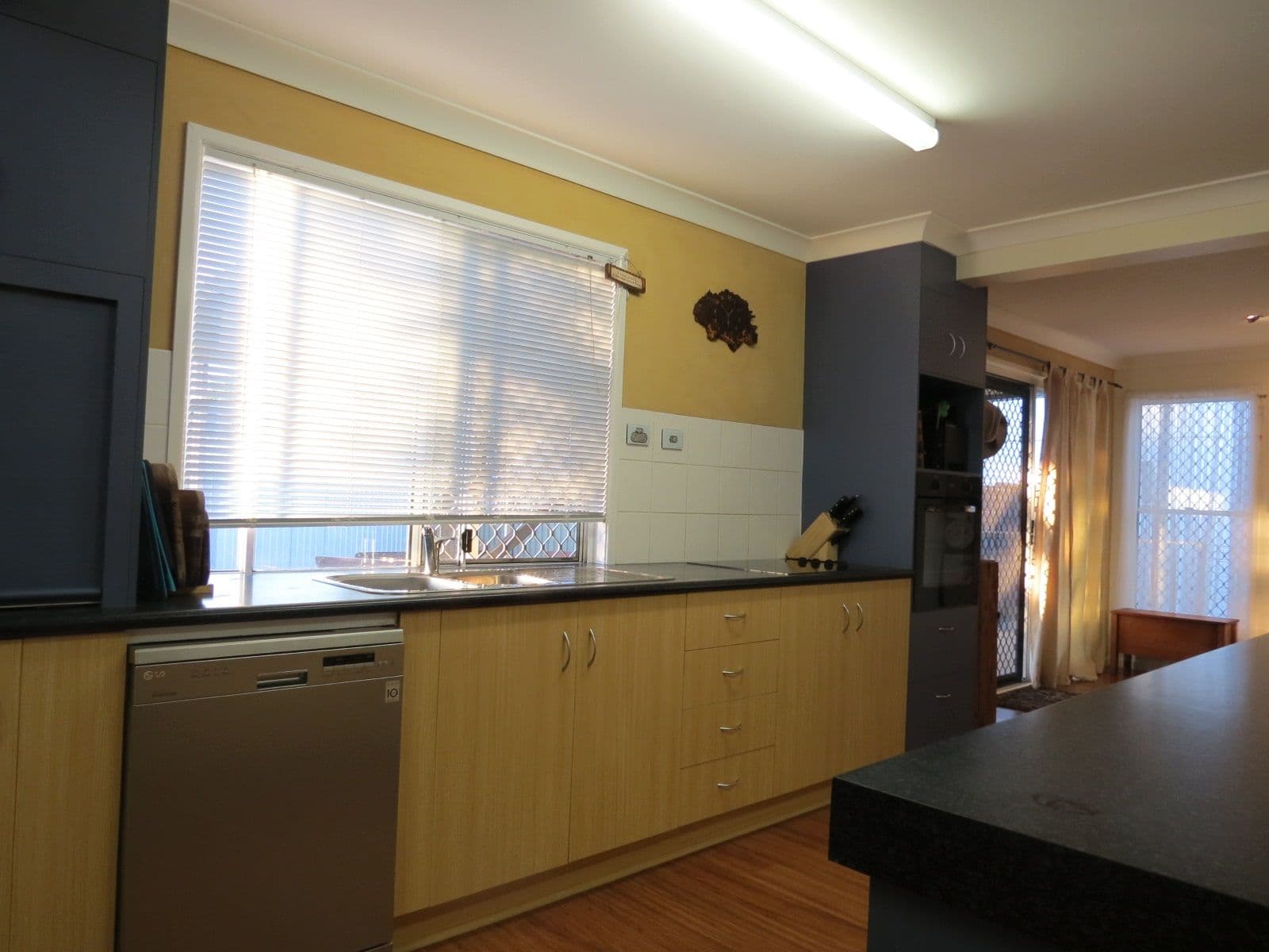 87 Opal Street, Emerald QLD 4720, Emerald - Thumbnail 3