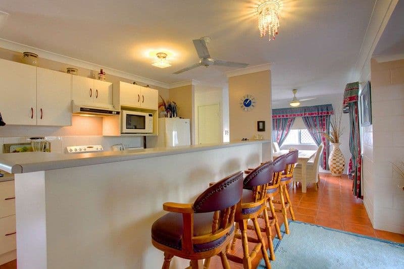 2 Dalkeith Crescent, MOUNT LOUISA QLD 4814, Mount Louisa - Thumbnail 3