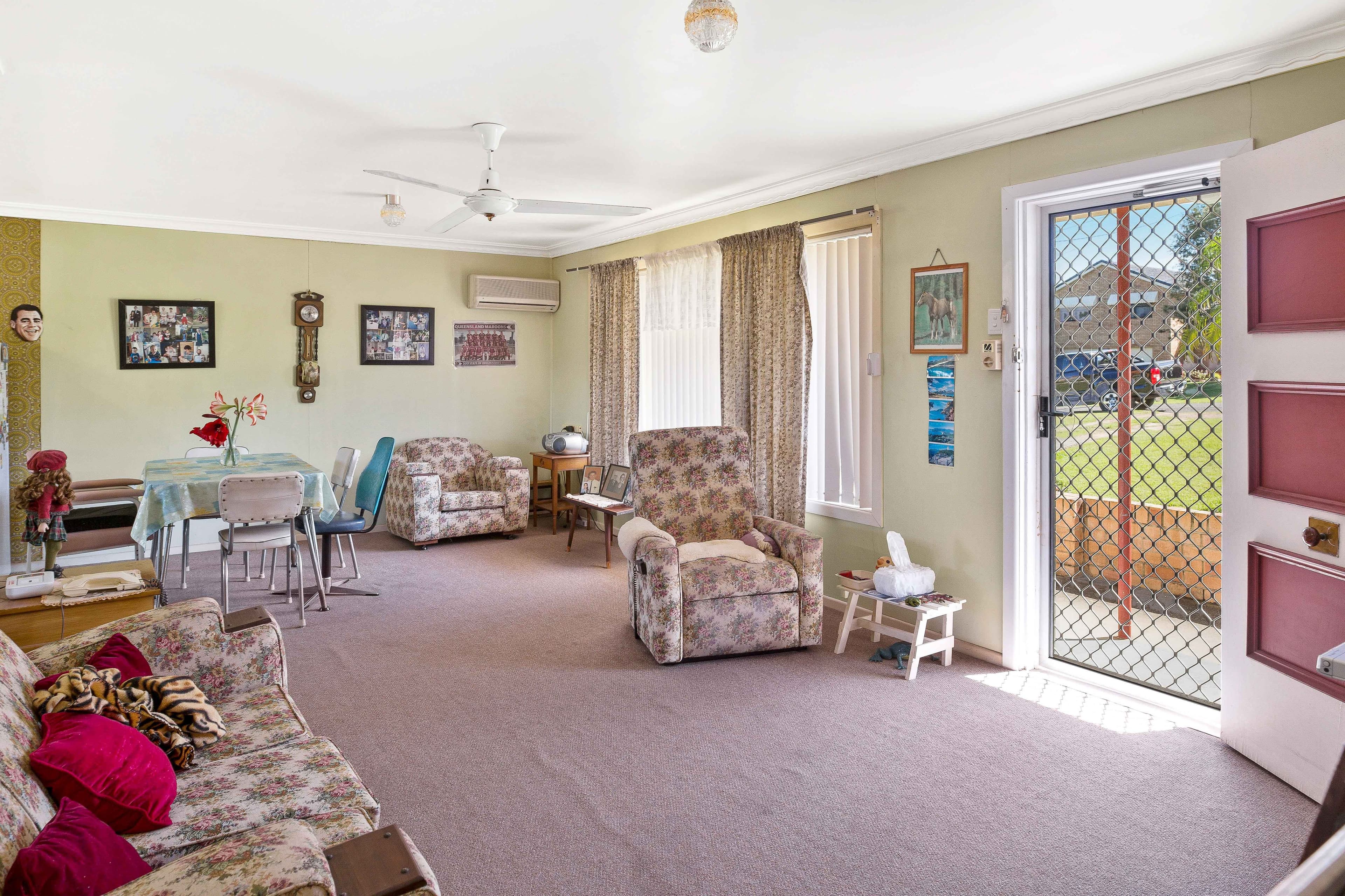 1 Landseer Crescent, Seaford Rise - Thumbnail 4