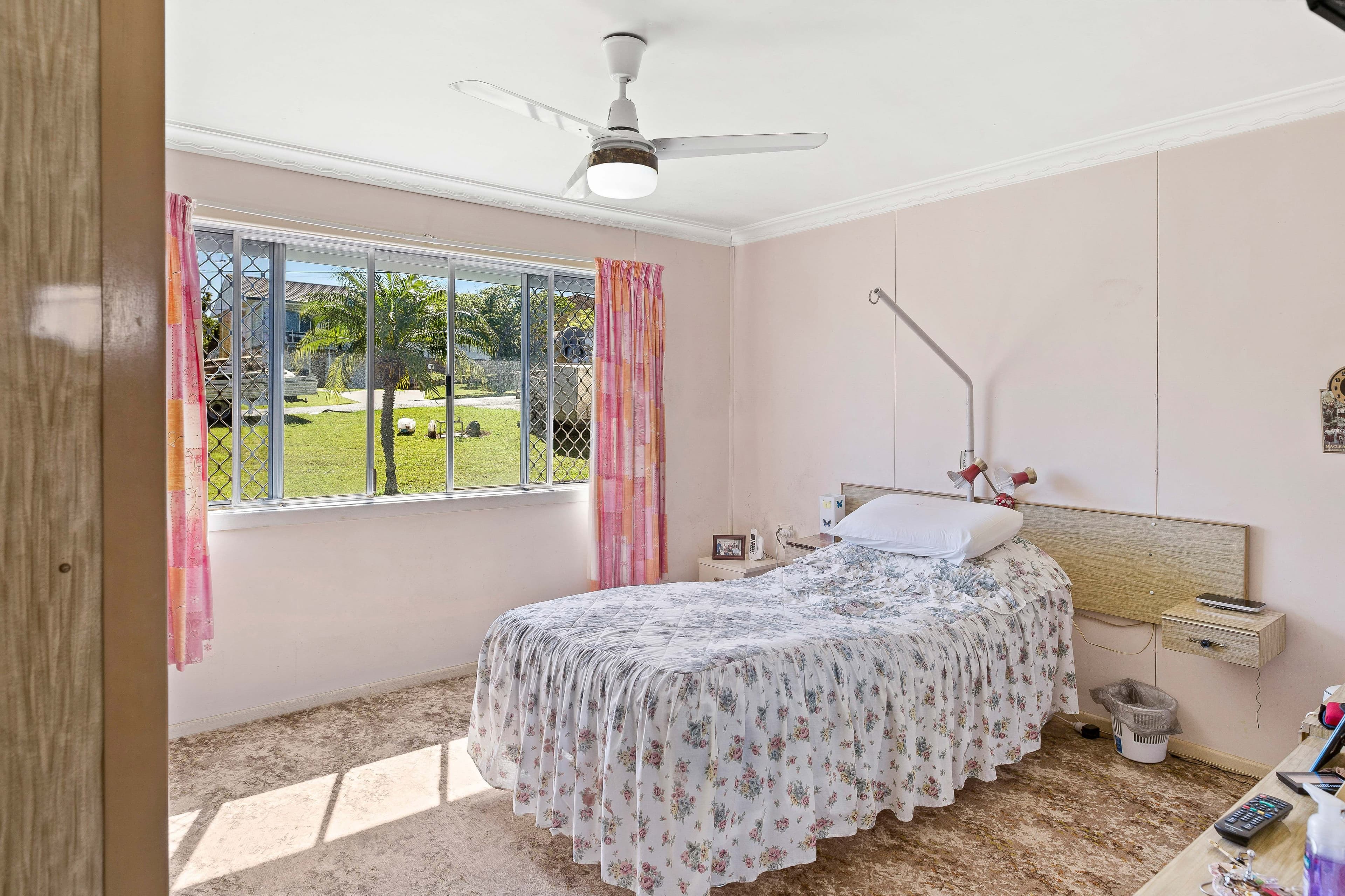 1 Landseer Crescent, Seaford Rise - Thumbnail 5