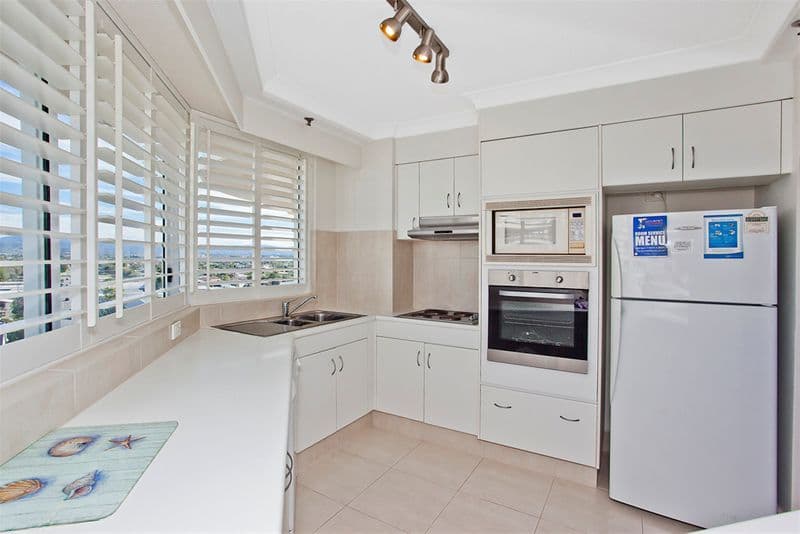 238 The Esplanade, MIAMI QLD 4220, Miami - Thumbnail 6