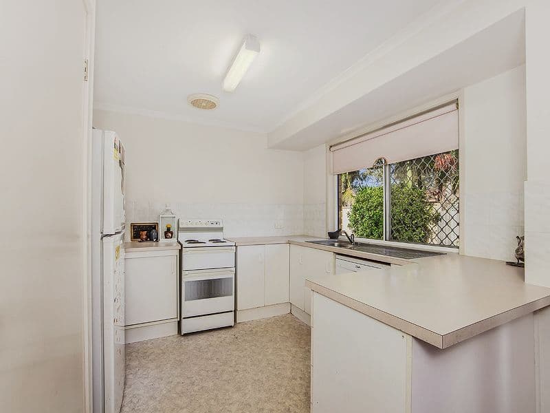 8 Gladful Court, VARSITY LAKES QLD 4227, Varsity Lakes - Thumbnail 3